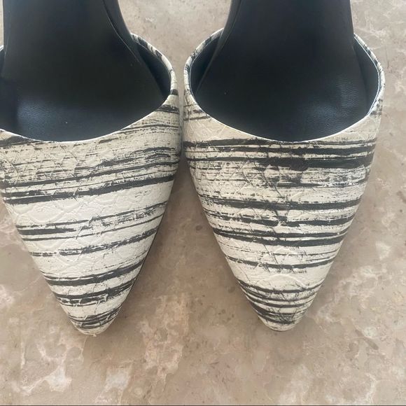 Call it spring women’s zebra print 3.5 inch heel with ankle strap size 9 - Picture 6 of 7